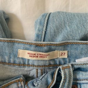 Levi’s Wedgie Straight Jean